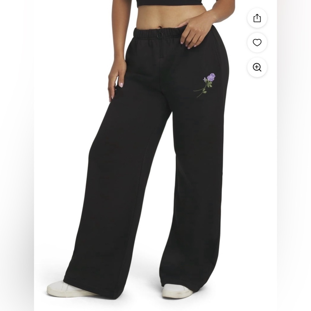 Mills by Millie Bobby Brown Women’s Fleeced Terry Wide Leg M